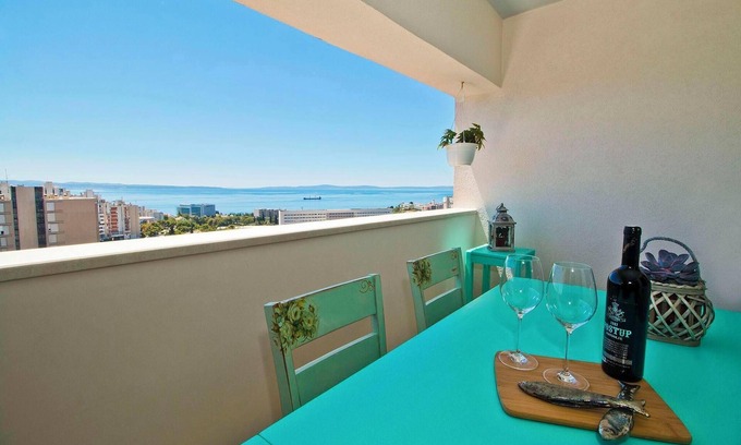 Split Apartment | Split apartment Toni