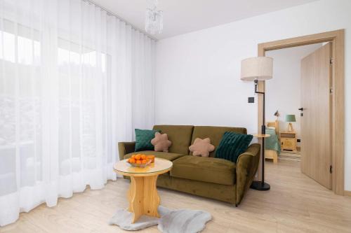 Wisla Apartment | Spokojna Cozy Apartment with Patio & Parking in Wisła by Noclegi Renters