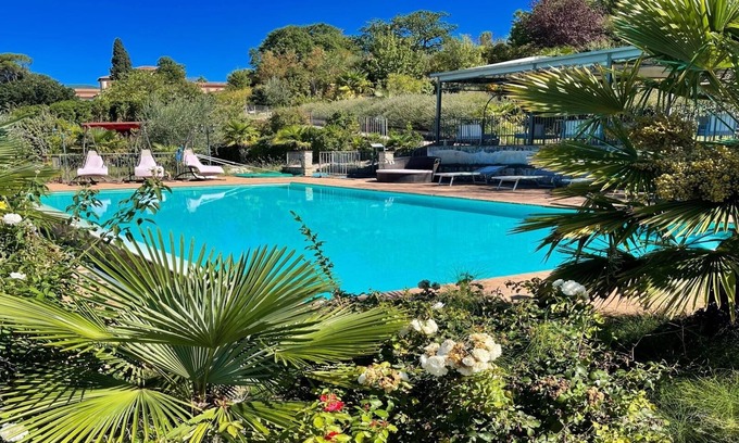 Spoleto Apartment | Spoleto Pool Side-Apt 2/Spoleto centre 0.7 kms/sleeps 4/Wifi+aircon