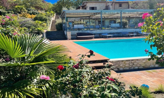 Spoleto Apartment | Spoleto Pool Side-Apt 4/Spoleto centre 0.7 kms/sleeps 4/Wifi+aircon