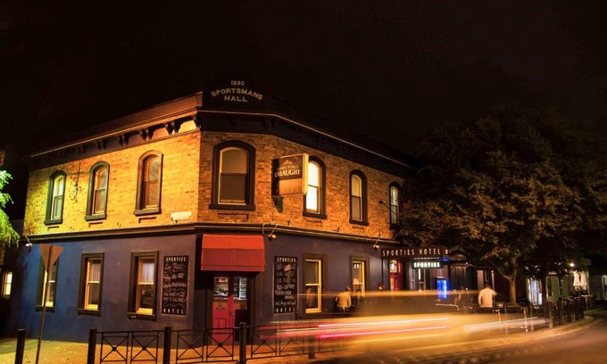 Launceston CBD Hotel | Sporties Hotel