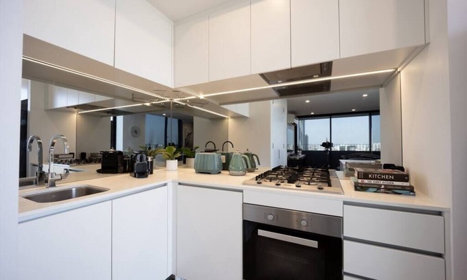 Spring Hill Apartment | Spring Hill: 2BR, 1 CAR close to Brisbane CBD