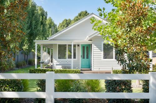Bright House | Spring Home, Our Place at Bright