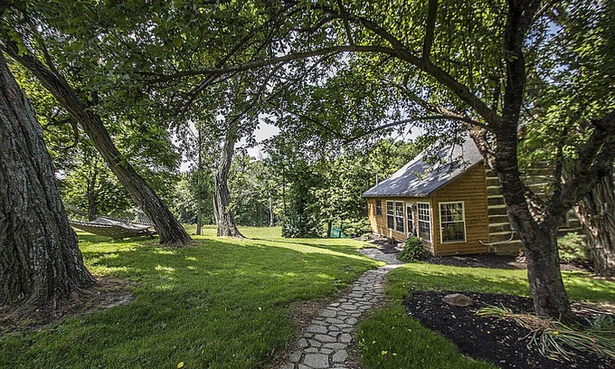 Bremen Cabin | SPRING IS IN THE AIR! BOOK YOUR SPRING GETAWAY NOW!