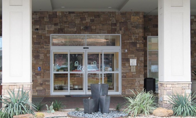 Downtown San Antonio Hotel | SpringHill Suites by Marriott San Antonio Alamo Plaza/Convention Center