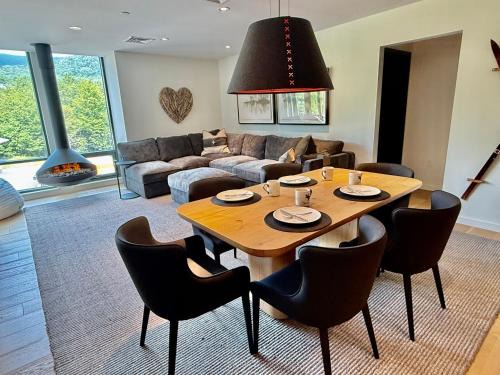 Stowe Area Apartment | SPRUCE PEAK TREEHOUSE 311 2 BED STEPS TO THE LIFTS MOUNTAIN VIEWS By Stowe Mountain Rentals