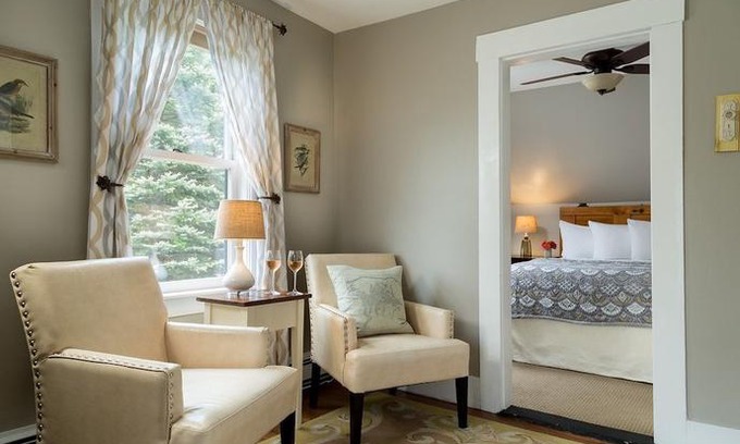 Holderness Hotel | Squam Lake Inn