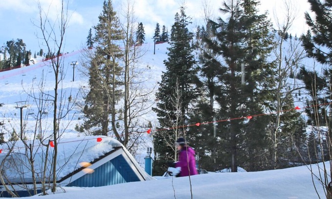 Olympic Valley House | Squaw Valley Lodge: Ski-in/Ski-out Studio w/Views, Pool & Hot Tubs