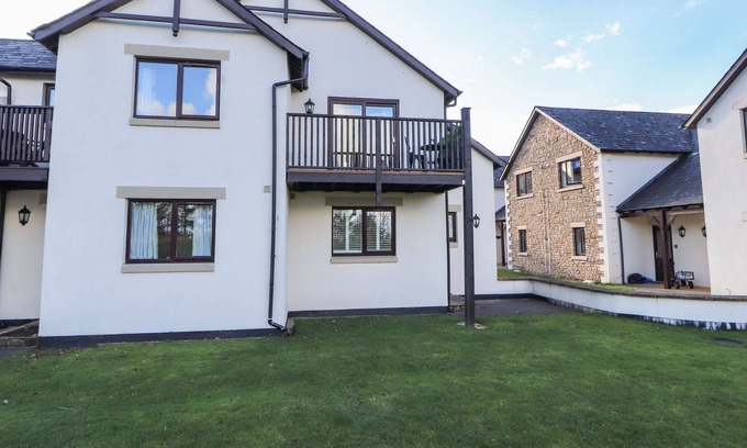 Penrith Cottage | SQUIRREL COTTAGE, family friendly, with pool in Penruddock
