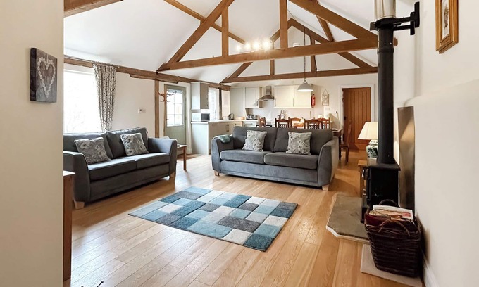 North Walsham Cottage | Squirrels Drey - UKC660