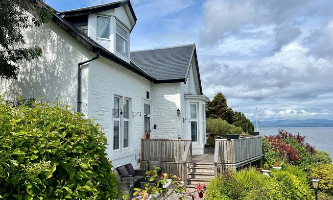 Innellan Cottage | St Abbs - a coastal villa with spectacular sea views