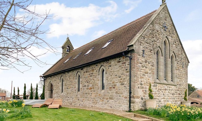 Fraisthorpe Cottage | ST EDMUNDS CHURCH, pet friendly, with a garden in Fraisthorpe