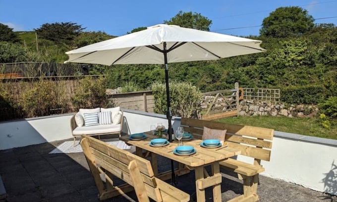 St Ives House | St Ives Countryside House Only 2 Bookings Left!
