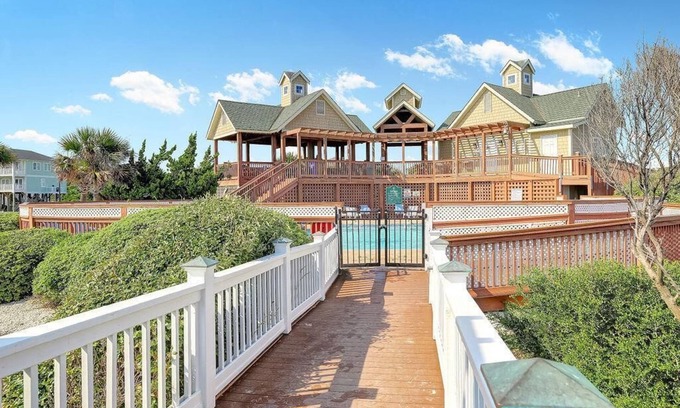 St. James House | St James first floor Studio unit Golf course view
