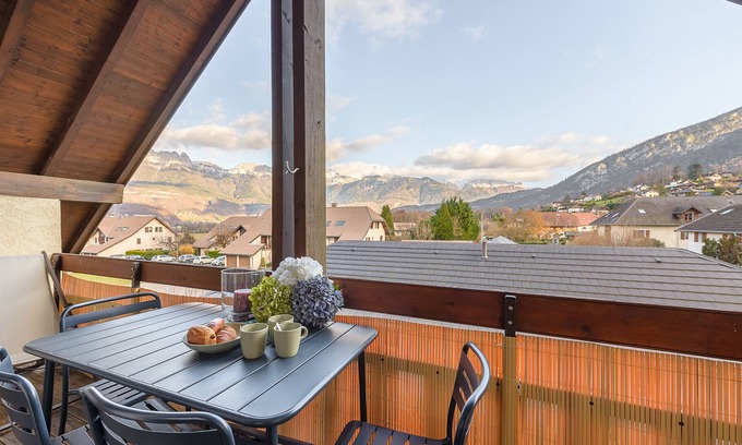 Saint-Jorioz Apartment | ST JORIOZ - Le Côté Tournette, cosy 2ch