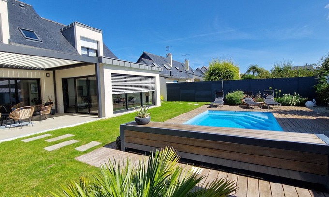 Courtoisville-Sillon-Moka House | St-Malo: Family home with swimming pool, 800 m walk from the beach.