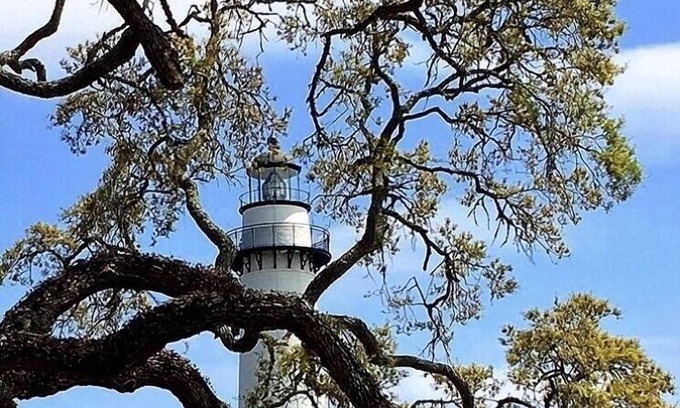 Saint Simons Island House | St. Simons Island South End - Cozy & Quiet - 1 mile to beach, pier, village…
