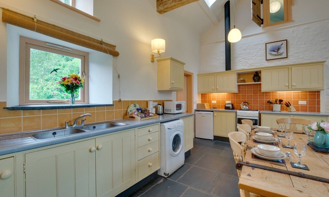 Machynlleth House | Stabal Pant y Lludw - Three Bedroom House, Sleeps 6
