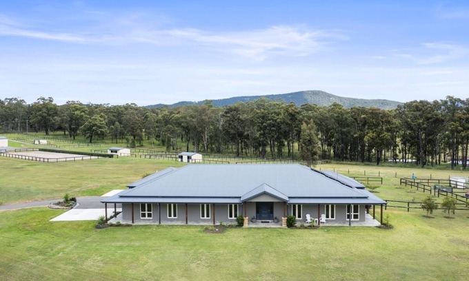 Pokolbin House | Stable and Vines - Pokolbin, Hunter Valley