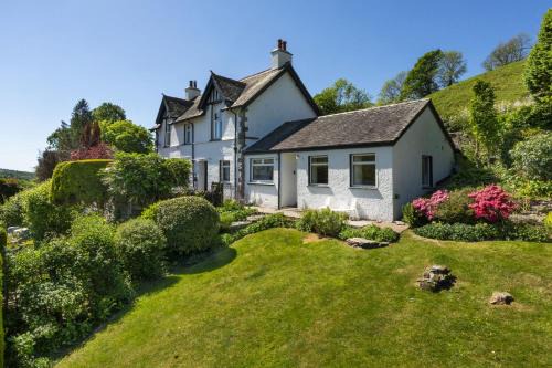 Troutbeck House | Stamp Howe - Great Views with garden and pub nearby