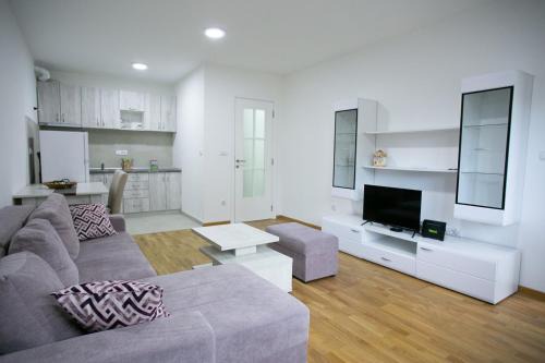 Ub Apartment | Stan na dan Ub