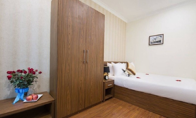 Hoan Kiem Hotel | Standard Double room in the heart of the old quarter