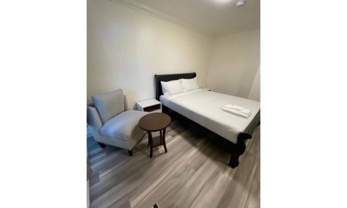 East Kootenay House | Standard Queen Suite in Beautiful Radium