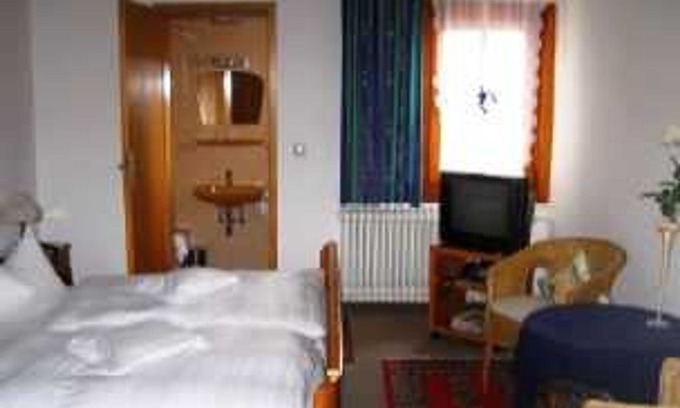 Laudenbach Cabin | Standard Room Two Beds No. 25 - Goldner Engel, Restaurant - Hotel - Butcher
