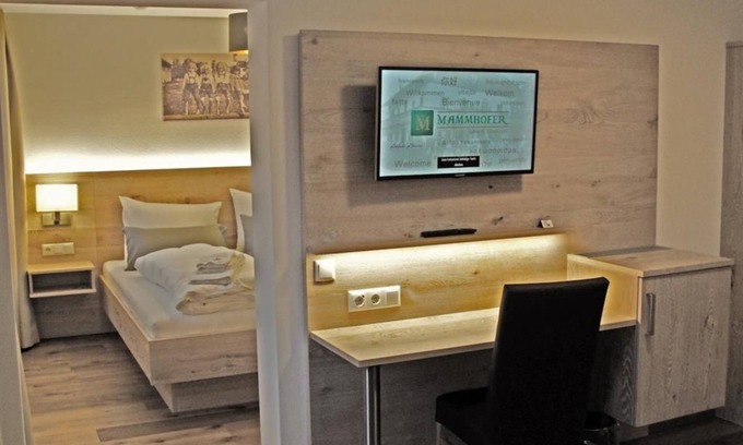 Oberammergau Bed & Breakfast | Standard Suite without Balcony - Mammhofer Suite & Breakfast