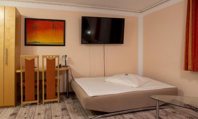 Tuebingen Apartment | Standard triple room