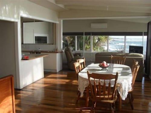 Cowrie Point House | Stanley View Beach House