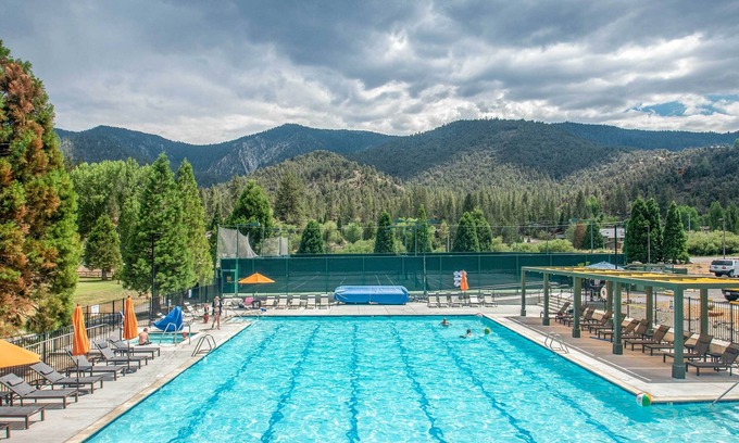 Pine Mountain Club Cottage | 'star House' Unique Home w/360 Mountain Views!