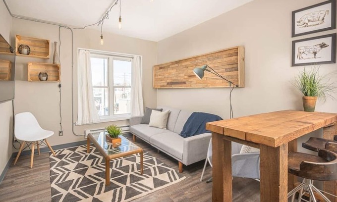 Appleton Apartment | Stateview 203 - Downtown 1 Bedroom Apartment