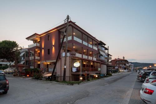 Sarti Hotel | Stavros Compass