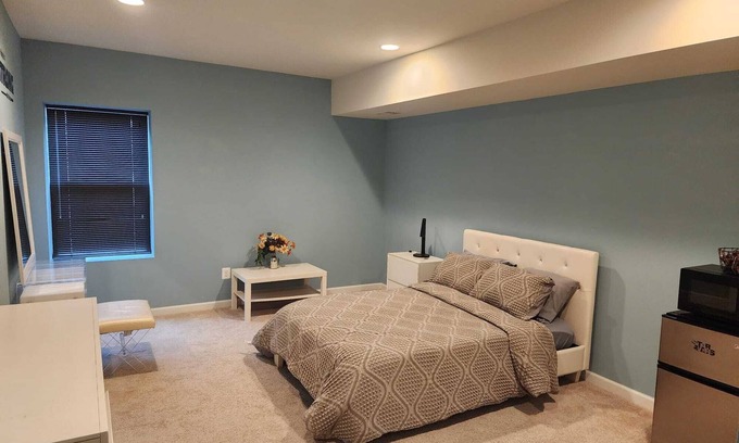 Ashburn Apartment | Stay 10 mins from IAD Airport @ Cloud City of Ashburn w/Greenway access into DC