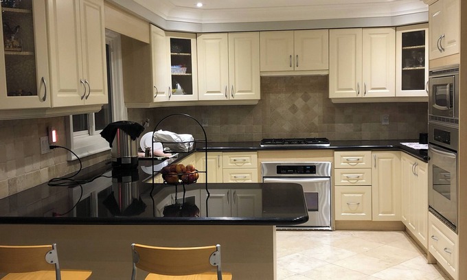 Thornhill Bed & Breakfast | Stay at the Gemach