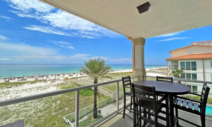 Pensacola Beach Condo | Stay Beachfront at This Relaxing 2BR Beach Club Condo!