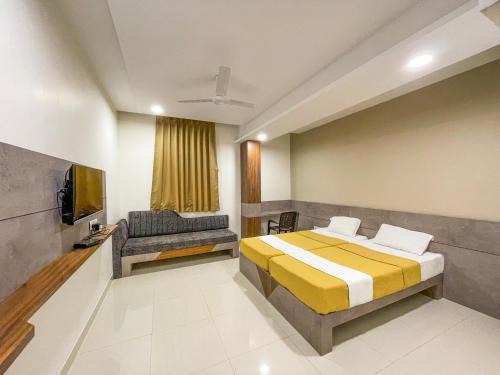 Bhuj Hotel | Stay Guru Hari Om Residency