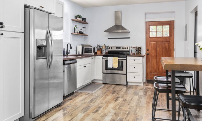 Poplar Grove Cottage | 📍Stay Here✨Casita Blanca✨ 2 Minutes Downtown SLC
