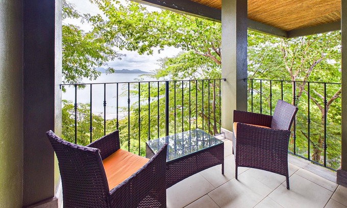 Playa Flamingo Condo | Stay in Style Sea breeze, Pool & Breakfast