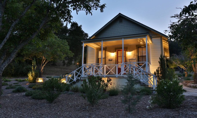 Paso Robles House | Stay in the heart of West Side Wine Country - Summit Schoolhouse on Peachy Cyn