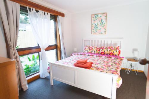 Reservoir Apartment | Stay next to train station! Melbourne CBD 12 km!