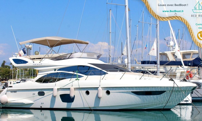 Antibes City Centre Boat Rental | Stay on an elegant Yacht