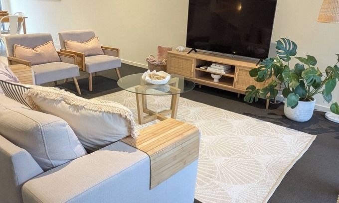 Mornington House | Stay @Seasalt3931 - Walking distance to the Shops, Dining & Beach!