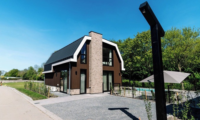 Waarland House | Stay with Private Pool & Hot Tub