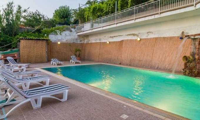 Casamicciola Terme House | Stay with us at our B&B with swimming pool and panoramic terrace