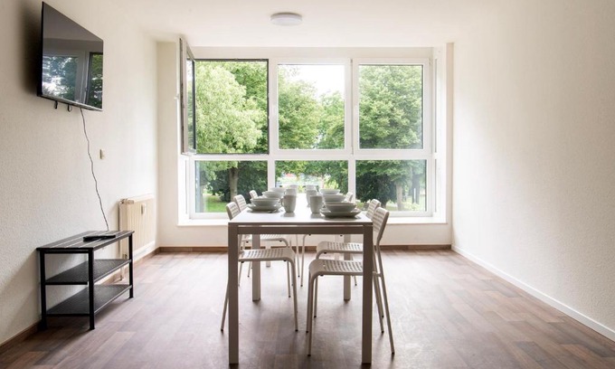 Emmerich Apartment | Stay & Work - 6 single beds - central