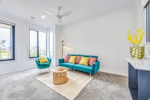 Mount Duneed House | StayAU 5BR Getaway 10 mins to Torquay & Deakin
