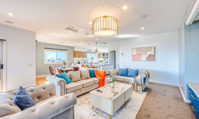 Clifton Springs House | StayAU Newly Coastal 5BR Escape w/Pool Table