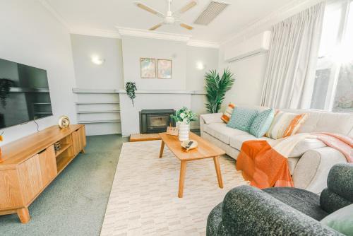 Kings Meadows House | StayAU Newly Luxe 6BR Cradle Mountain with fireplace